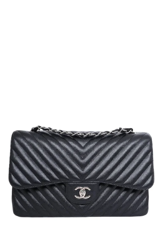 Chanel 2016-17 Black Chevron Caviar Leather Jumbo Double Flap