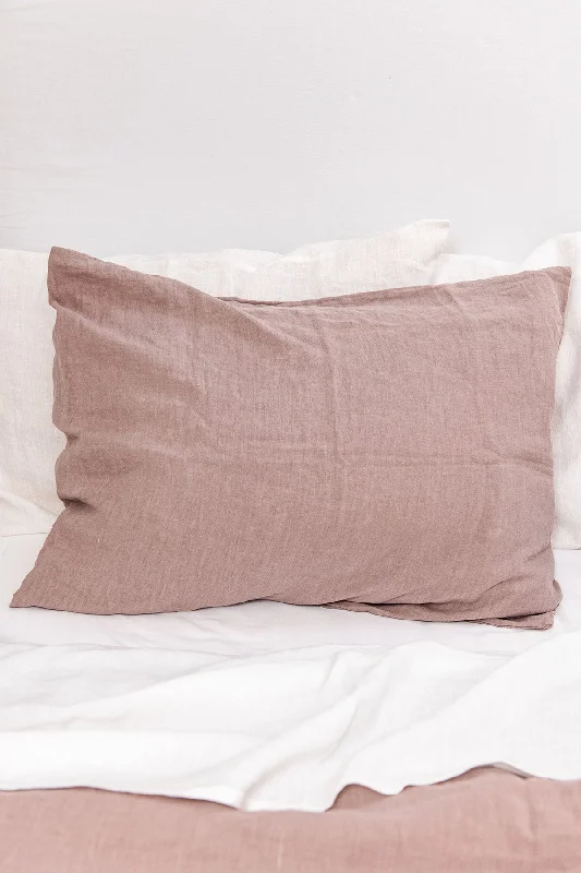 Certified linen pillowcase in Rosy Brown