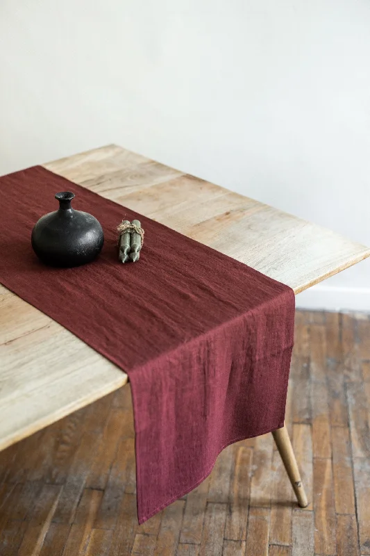 Certified linen table runner in Terracotta