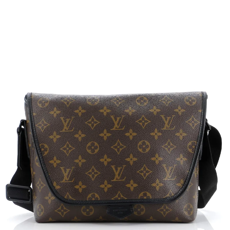 Magnetic Messenger Bag Macassar Monogram Canvas