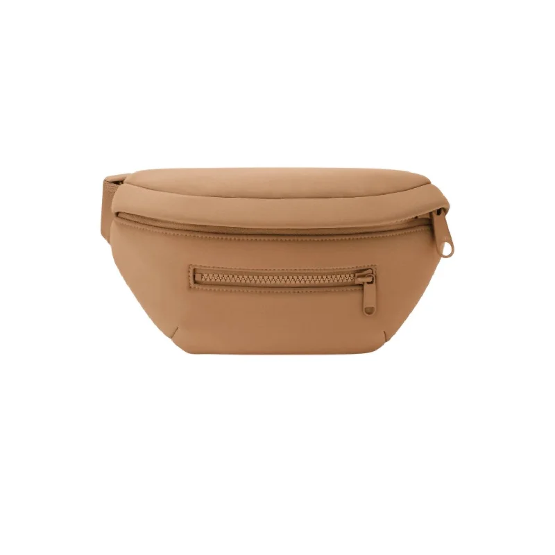 Women's Ace Fanny Pack Bag In Camel